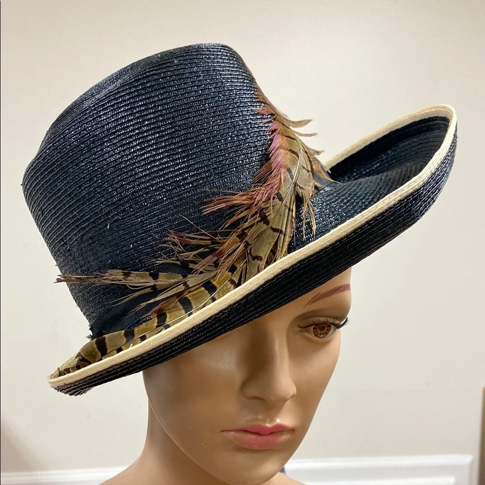 Elegant Vintage Black Hat by Mr. Philippe of France, with Feather Detail - Picture 3 of 8